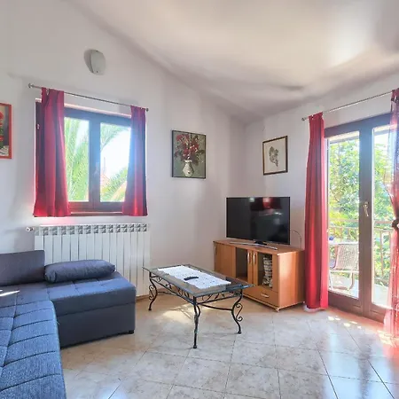 Kascuni Apartment *