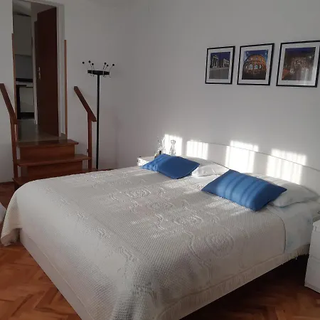 Kascuni Apartment *